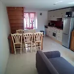 Apartment L'oasis: Centre-ville Retreat With Private Garden *