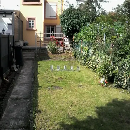 Apartment L'oasis: Centre-ville Retreat With Private Garden Sarrebourg